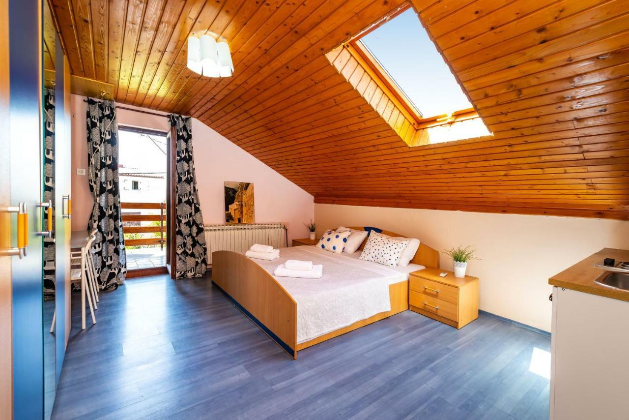 Vacation House Anna Karlobag Exterior foto